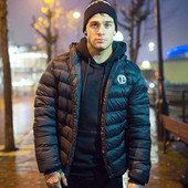 Férfi alkalmi kabát kapucnival, két színben