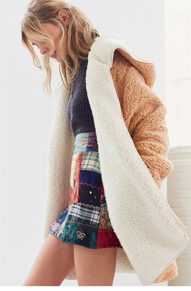 Női plüsskabát hosszú modell kapucnival két színben