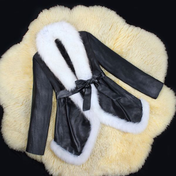 Актуално дамско яке от еко кожа с пух и колан в два цвята