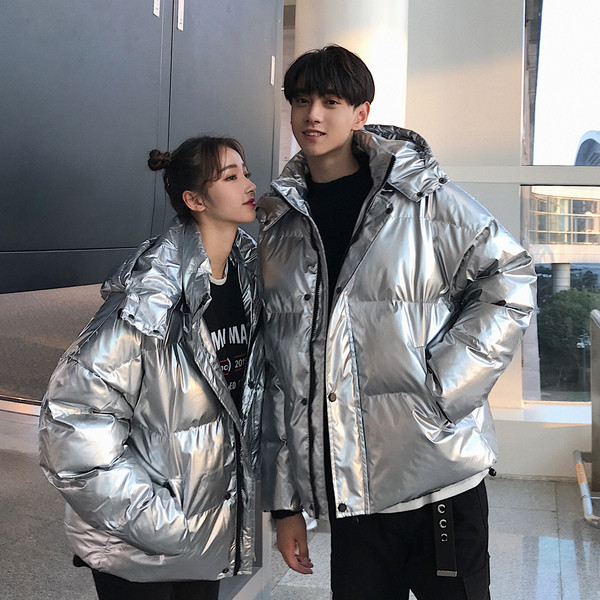 Jelenlegi téli kabát két színben, férfiaknak és nőknek egyaránt