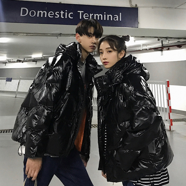 Jelenlegi téli kabát két színben, férfiaknak és nőknek egyaránt