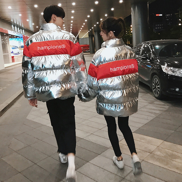 Hétköznapi téli kabát felirattal, férfiaknak és nőknek egyaránt