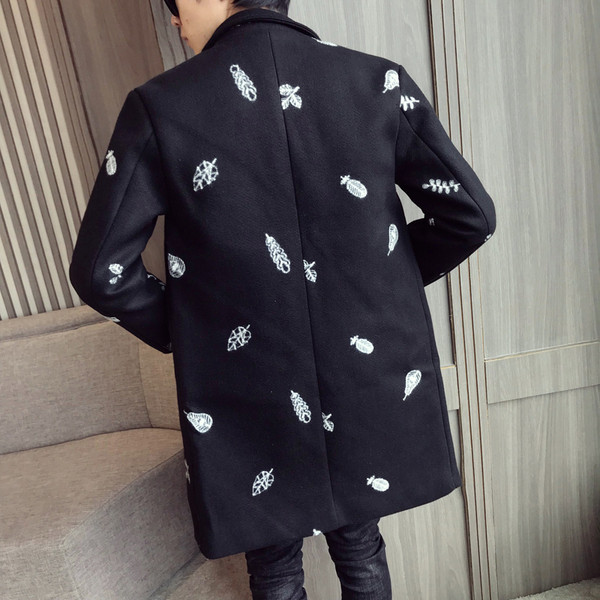 Elegáns férfi kabát hímzéssel - két modell