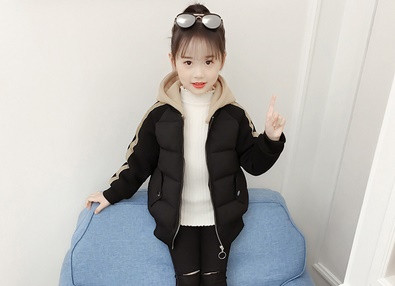 Modern gyerekkabát lányoknak három színben