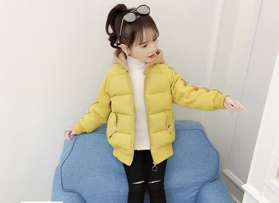 Modern gyerekkabát lányoknak három színben