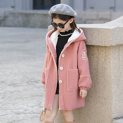 Modern gyerekkabát lányoknak két modellben