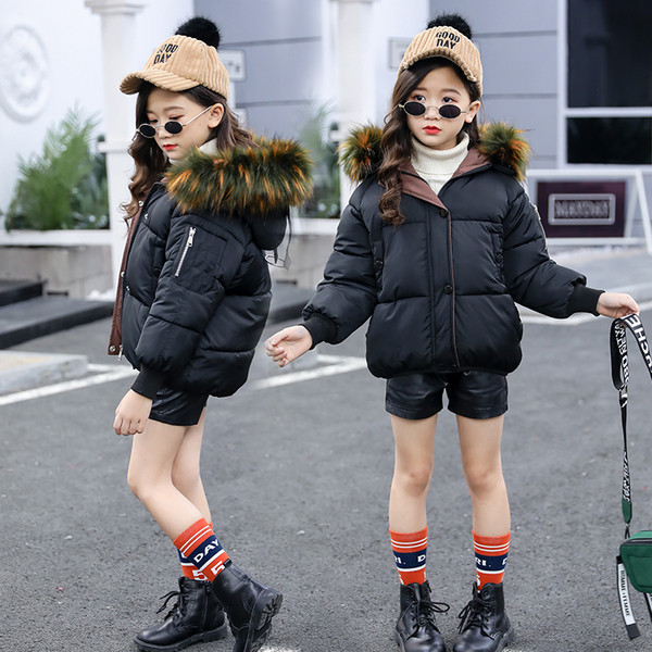 Modern, rövid gyermekkabát lányoknak