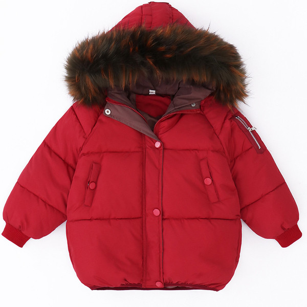 Modern, rövid gyermekkabát lányoknak