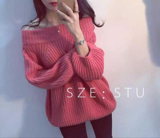 Női pulóver ejtett vállú több színben