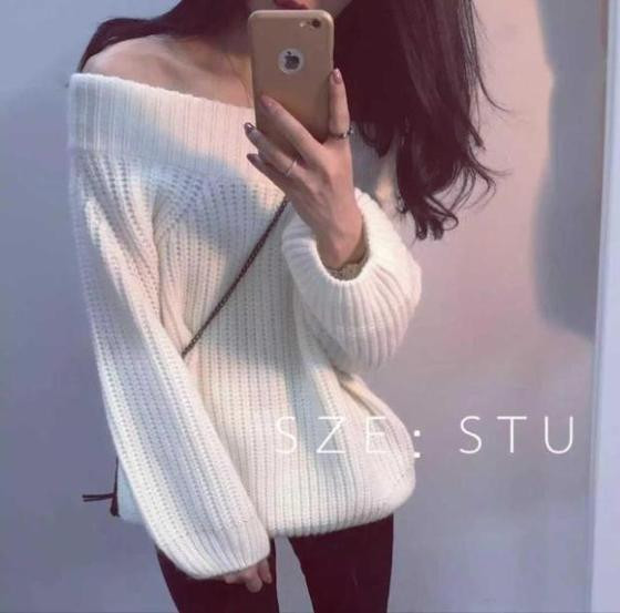 Női pulóver ejtett vállú több színben