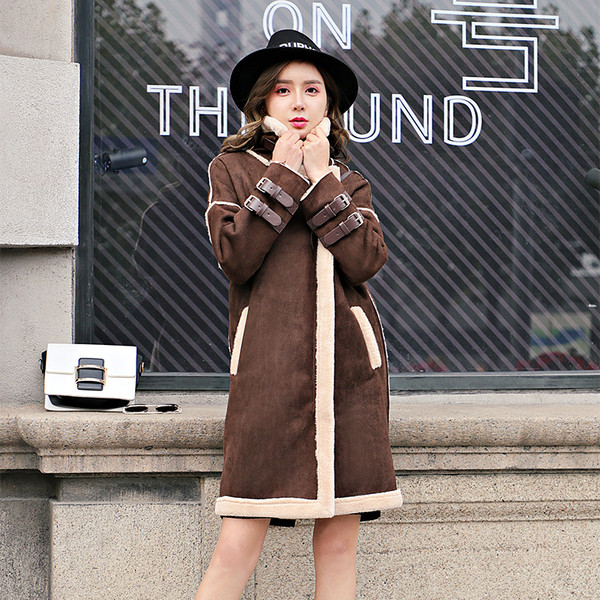 Palton de dama elegant model lung cu captuseala maro moale