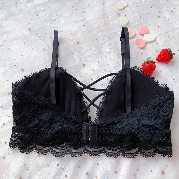 Női csipke melltartó fehér és fekete színben