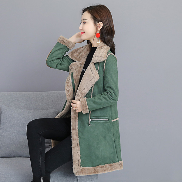 Aktuális női kabát puha béléssel zöld és barna színben