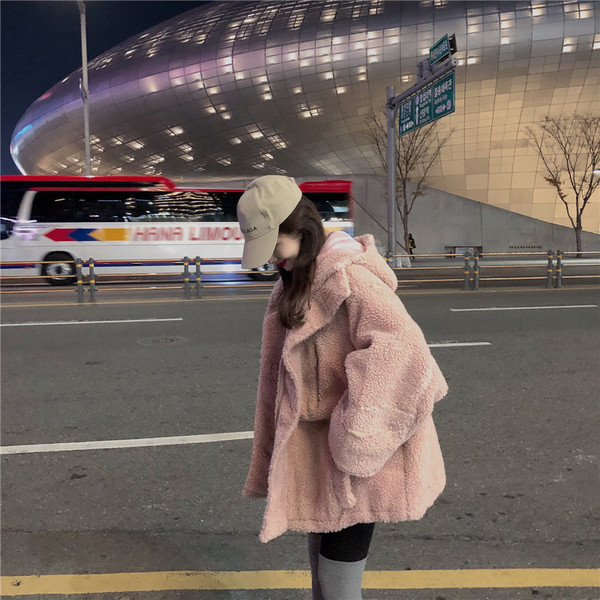 Modern női kabát rózsaszín színben