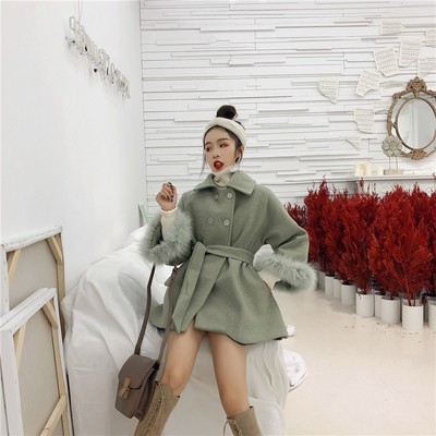 Palton elegant de damă cu puf în trei culori și curea