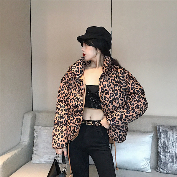 Modern női kabát O-alakú gallérral