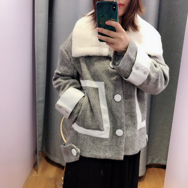 ÚJ egyedi női kabát puha gallérral