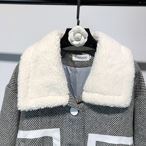 ÚJ egyedi női kabát puha gallérral