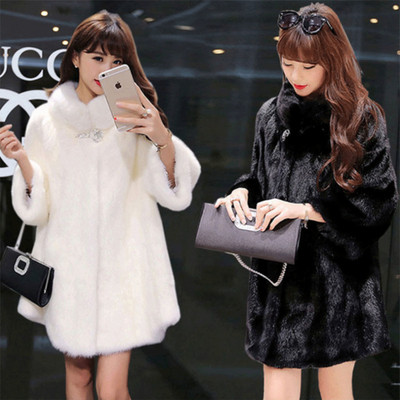 New model women`s coat wide model in white and black