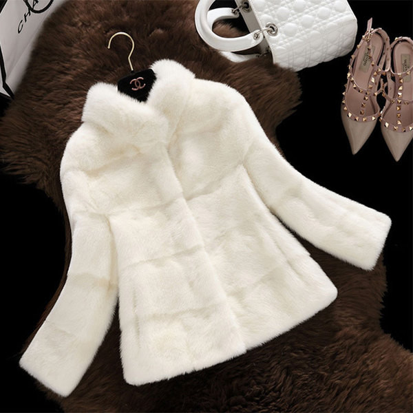 HIT Stílusos női télikabát rövid modell fehér, rózsaszín és kék színekben