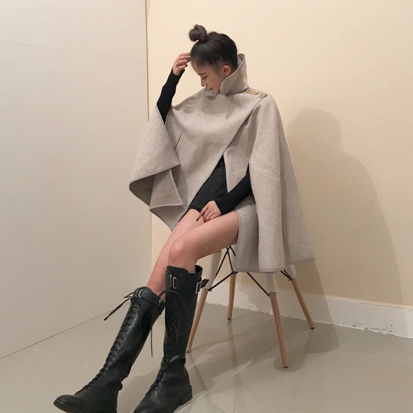 Stílusos női kabát érdekes ujjakkal