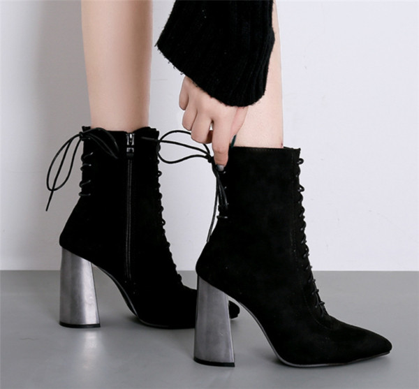 Cizme unice de dama cu grosimea de 10 cm in argintiu si negru