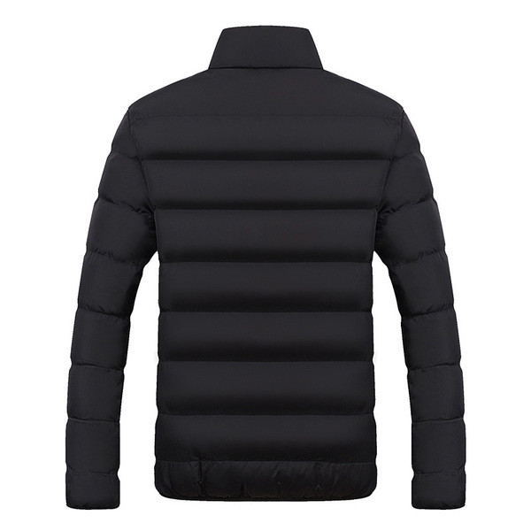 Egyszerű férfi téli kabát fekete színben, színes béléssel