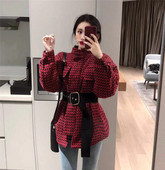 Elegáns női kabát fekete és piros színben