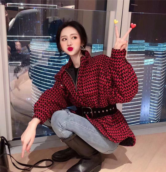 Elegáns női kabát fekete és piros színben