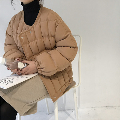 Női kabát O-alakú gallérral, két színben