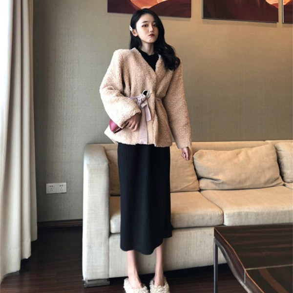 Modern női pehelykabát övvel, három színben