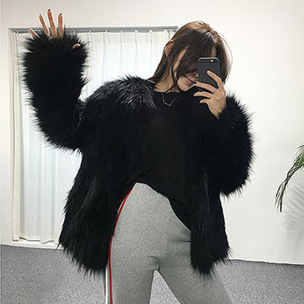 Női télikabát fekete-fehér színben