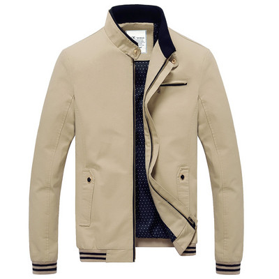 Sima férfi kabát zsebekkel, különböző színekben