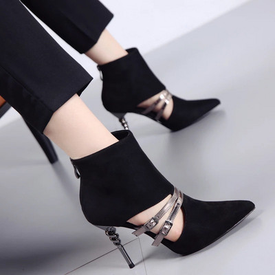 ΝΕΕΣ μοντέρνες μπότες κυρίες με λεπτό 11 εκ. Μαύρο χρώμα