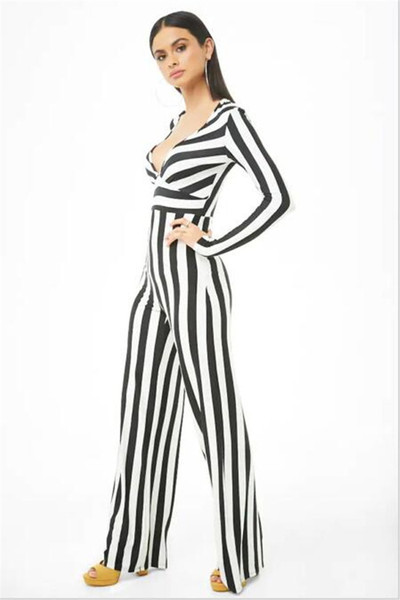 Stílusos női csíkos overall V-nyakkal - széles modell