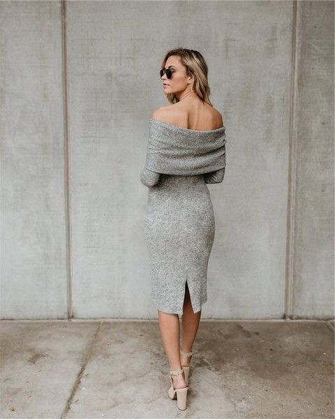 Χειμερινό φόρεμα γυναικών με χαραγμένα μανίκια και σχισμή σε δύο χρώματα