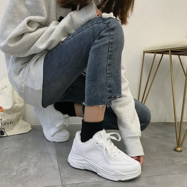 Alkalmi női sportcipő puha béléssel