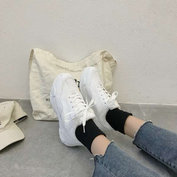 Alkalmi női sportcipő puha béléssel