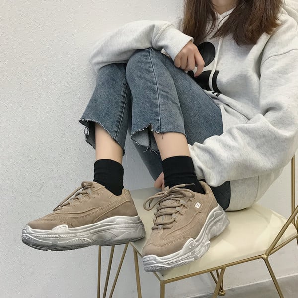 Kényelmes női tornacipő vastag talppal, három színben