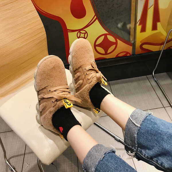 Aktuális női pehely tornacipő három színben