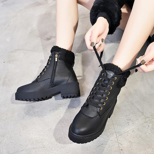 Cubanezi moderni pentru femei cu puf în negru