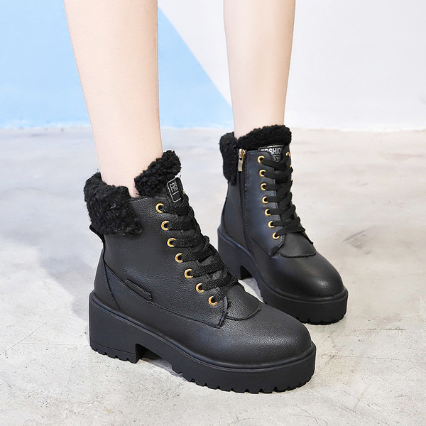 Cubanezi moderni pentru femei cu puf în negru