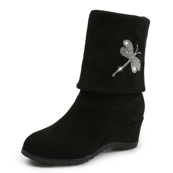 Női csizma belső platformmal, fekete színben