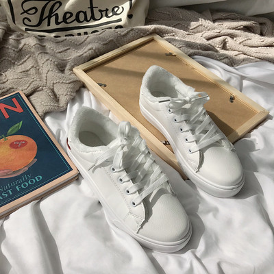 Modern női tornacipő puha béléssel, két színben