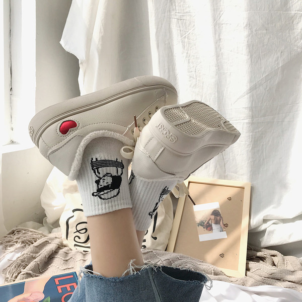 Modern női tornacipő puha béléssel, két színben