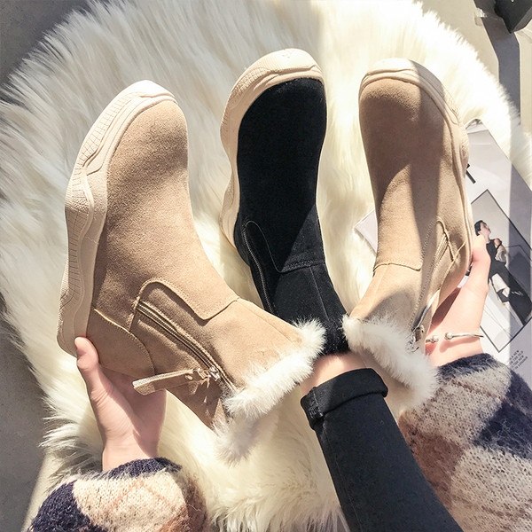 Model nou de ghete dama cu puf in doua culori