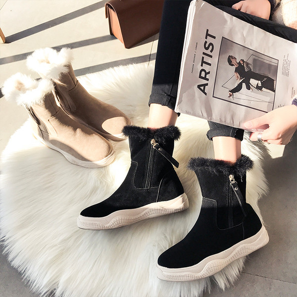 Model nou de ghete dama cu puf in doua culori