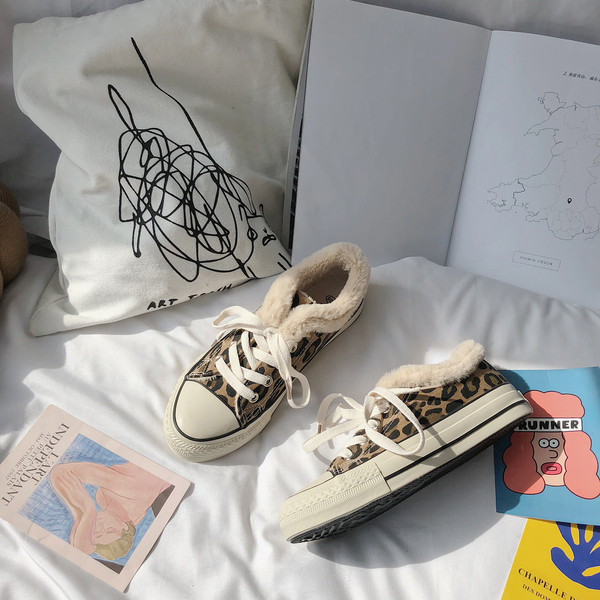 Téli alkalmi női tornacipő puha béléssel - magas és alacsony modell