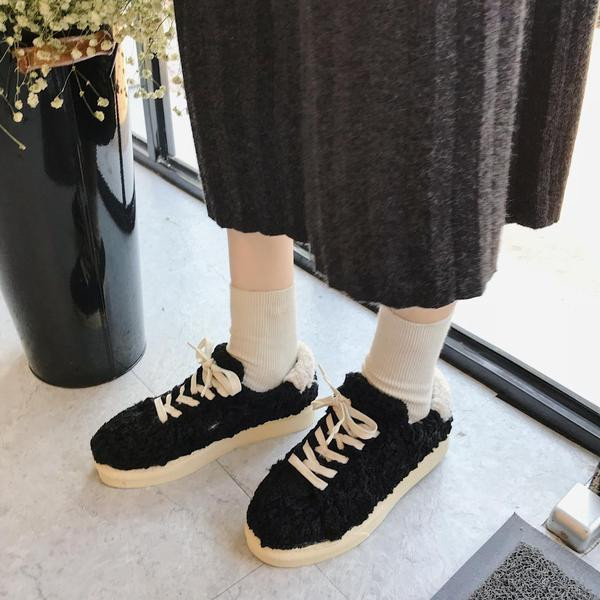 Alkalmi női pehely tornacipő puha béléssel, három színben