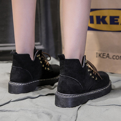 Ghete de dama moderne cu elemente metalice in negru si verde